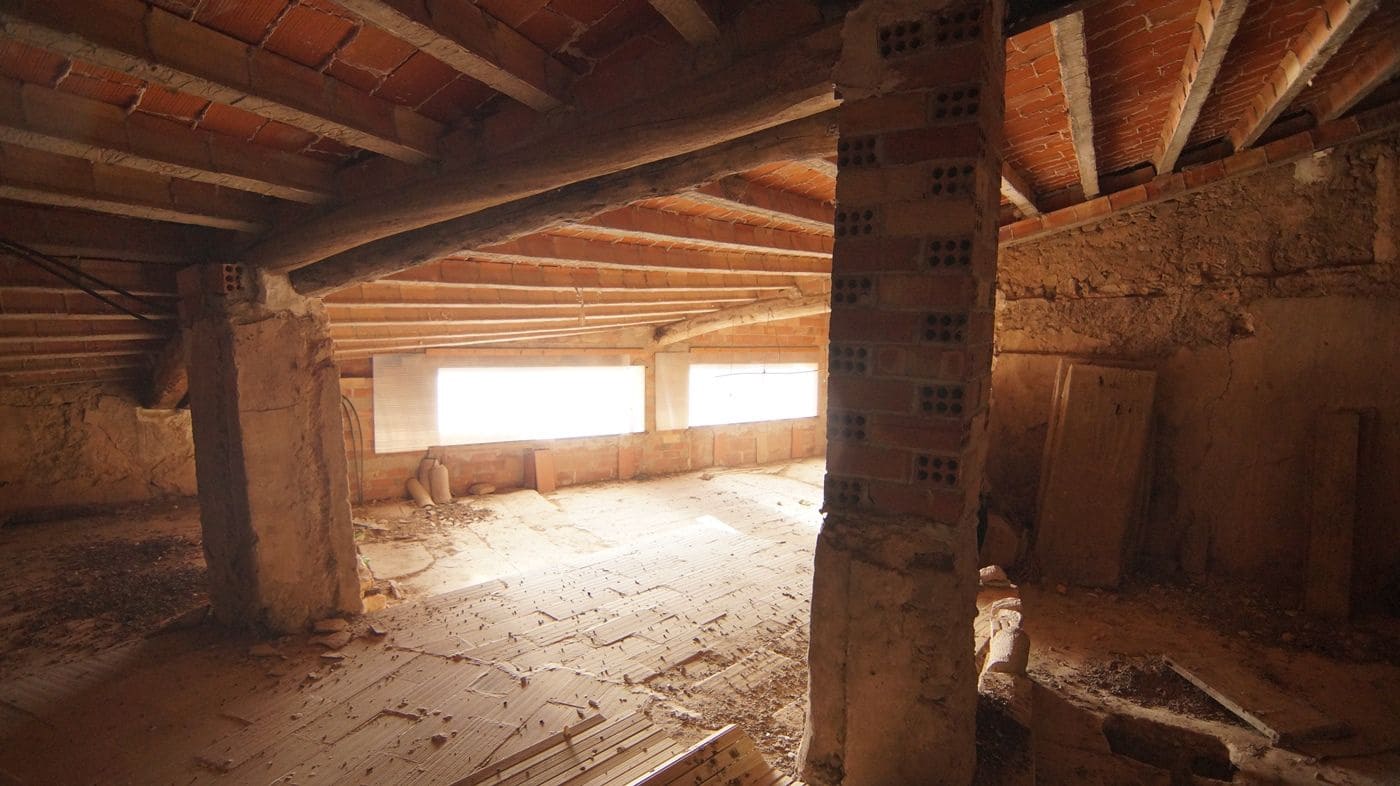 4 slaapkamer Huis te koop in L'Albi met garage - € 48.000 (Ref: 9617927)