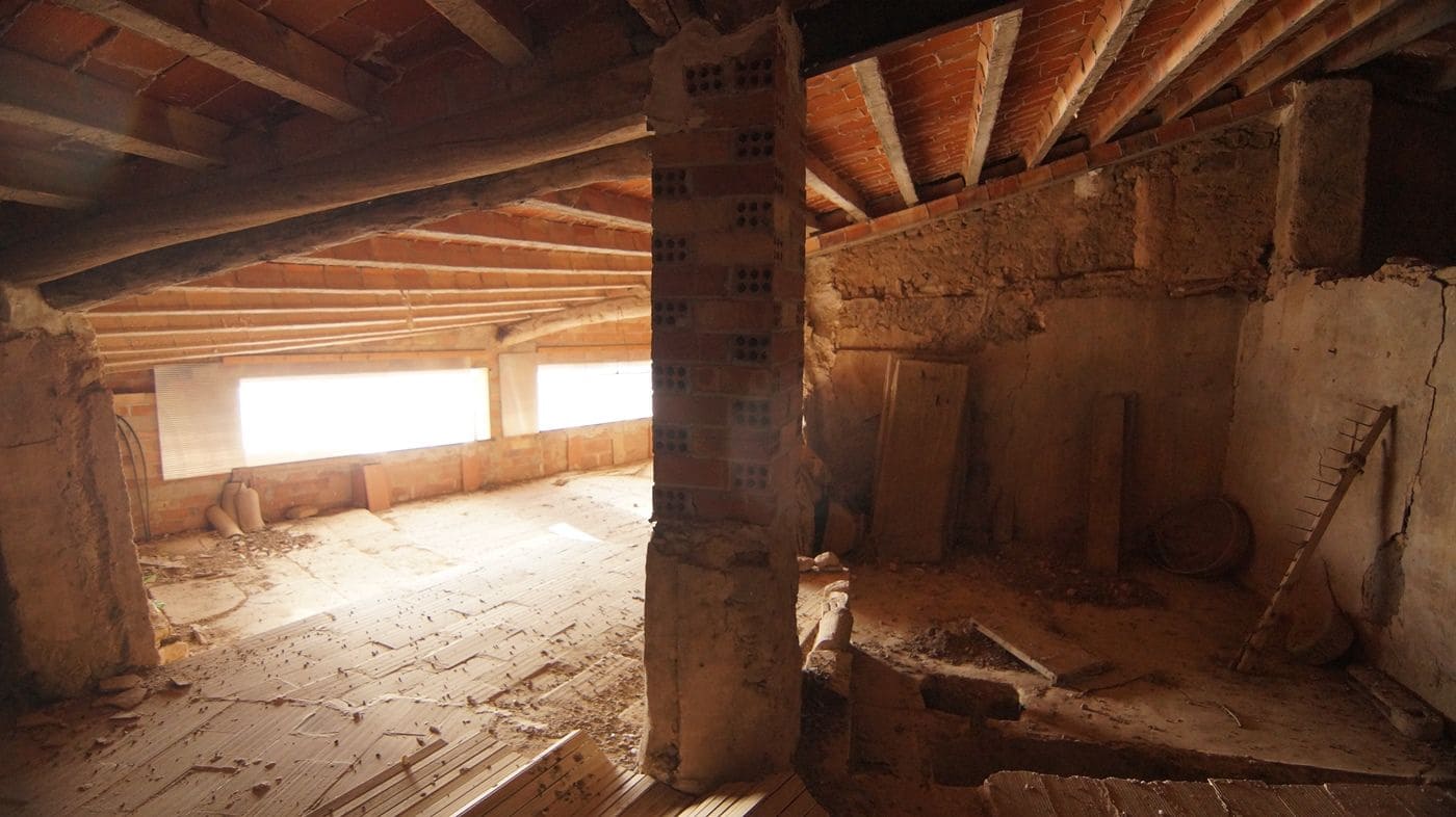 4 slaapkamer Huis te koop in L'Albi met garage - € 48.000 (Ref: 9617927)