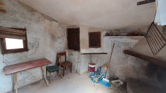 Maalaistalo myytävänä paikassa Miravet - 65 000 € (Ref: 9617931)