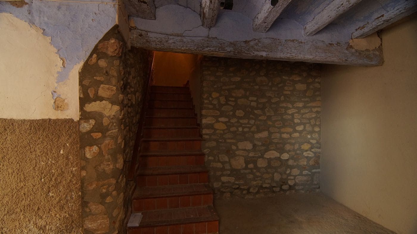 6 bedroom Townhouse for sale in Rasquera - € 80,000 (Ref: 9617944)