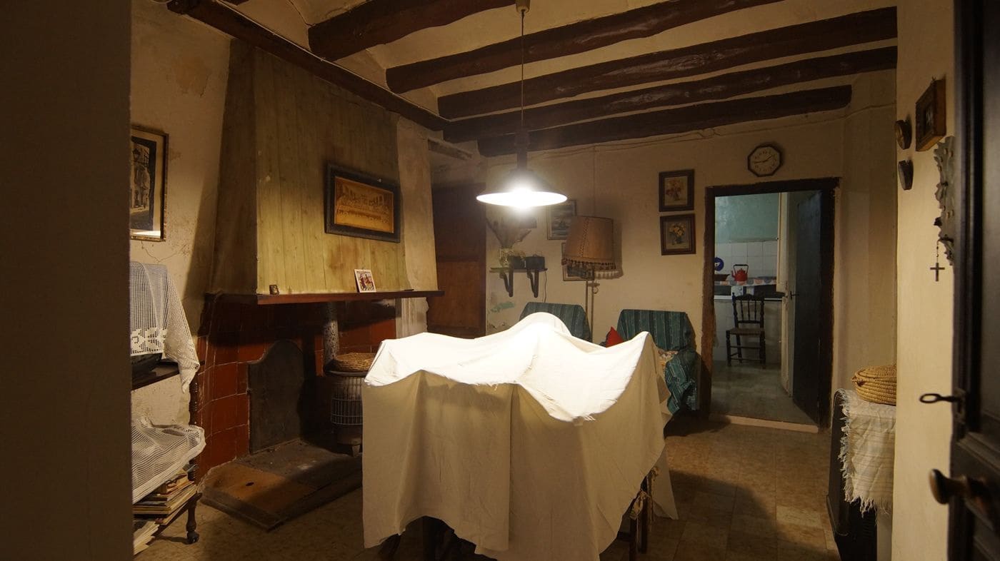 6 bedroom Townhouse for sale in Rasquera - € 80,000 (Ref: 9617944)