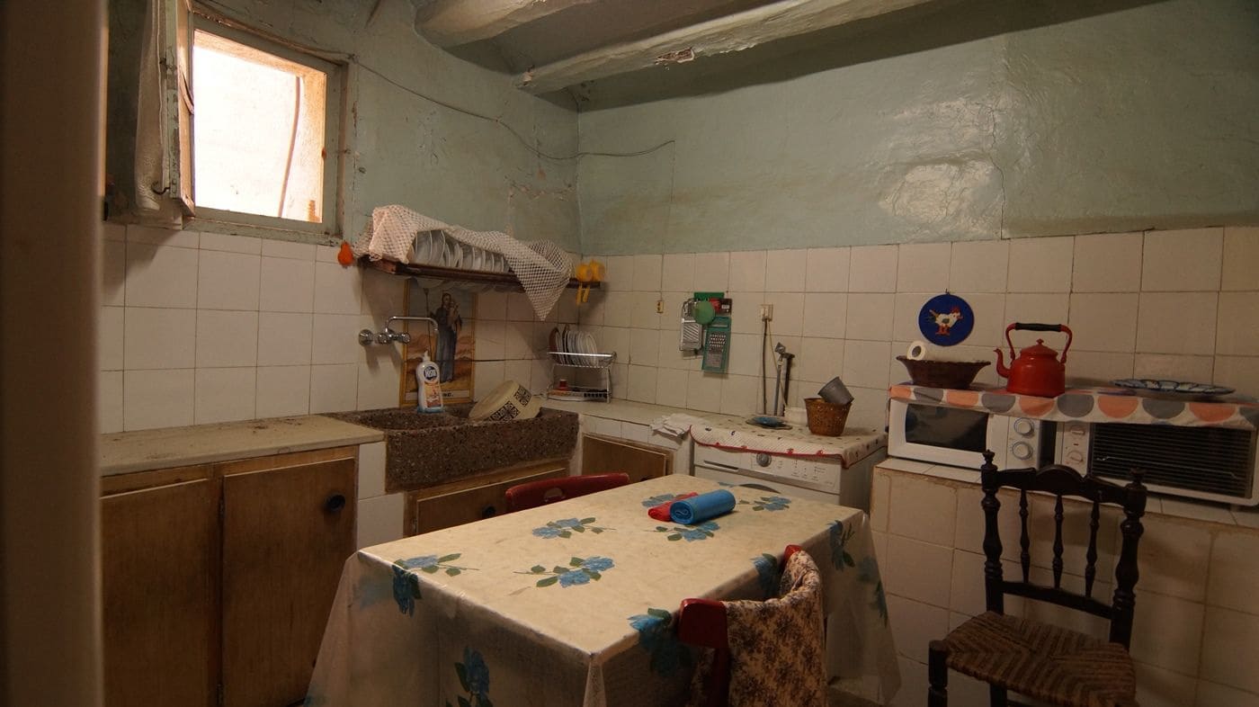 6 bedroom Townhouse for sale in Rasquera - € 80,000 (Ref: 9617944)