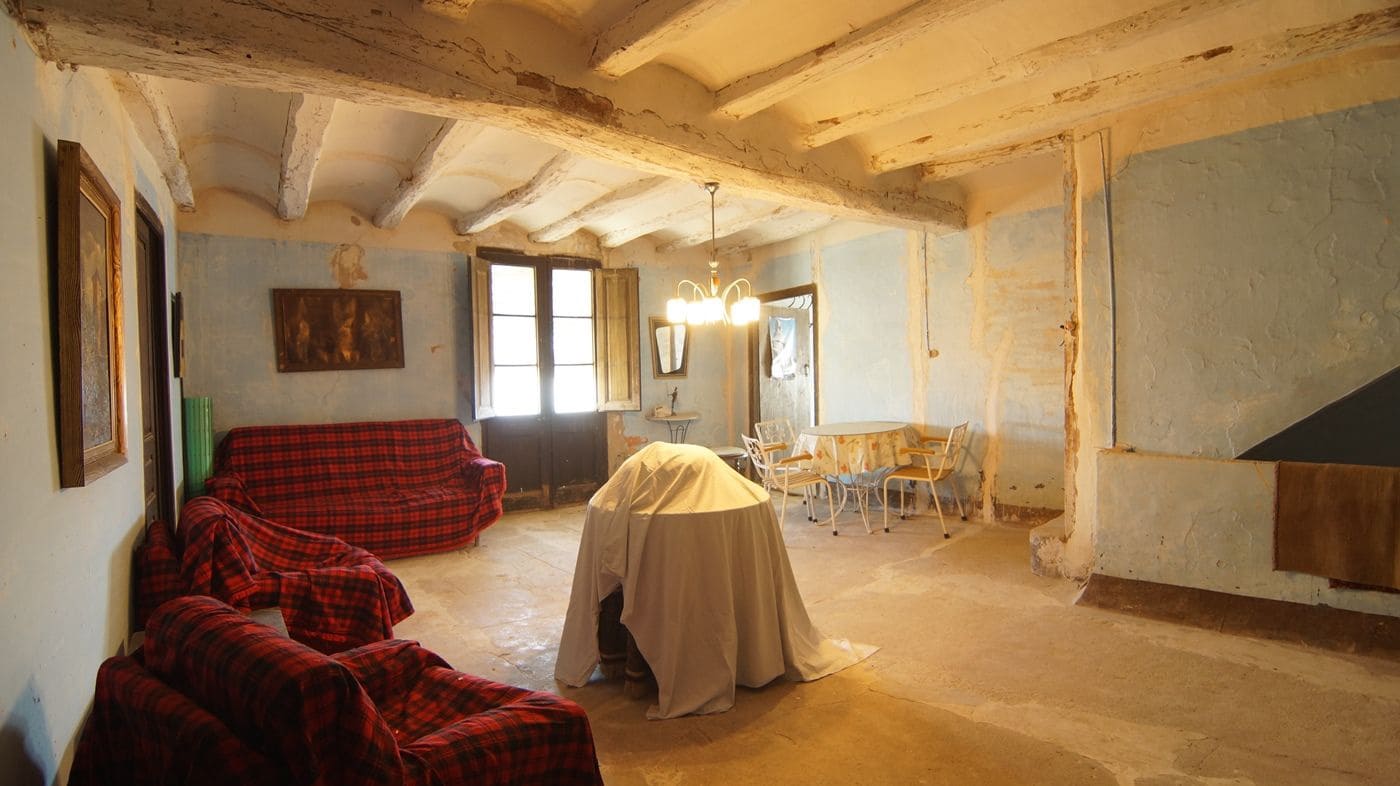 6 bedroom Townhouse for sale in Rasquera - € 80,000 (Ref: 9617944)