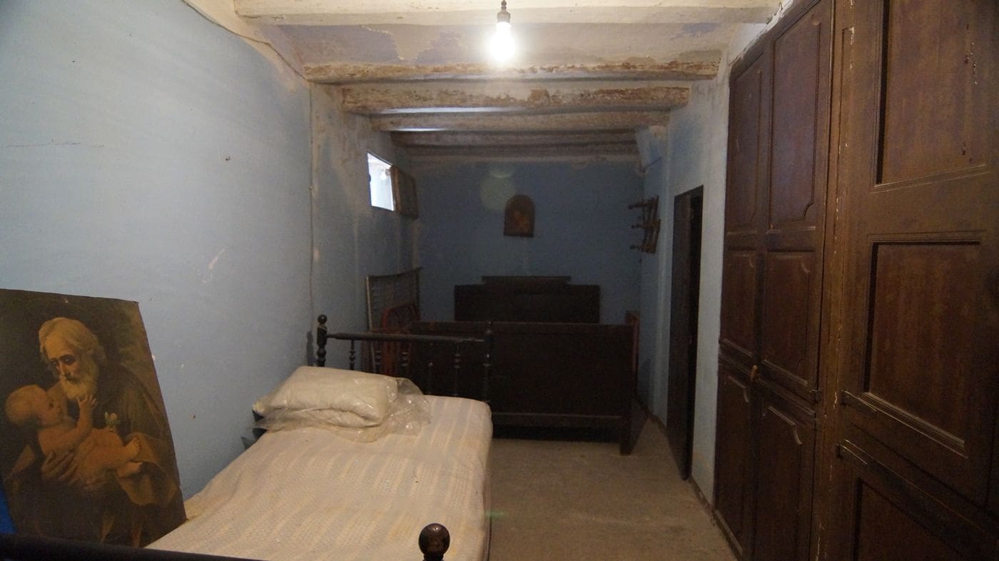 6 bedroom Townhouse for sale in Rasquera - € 80,000 (Ref: 9617944)