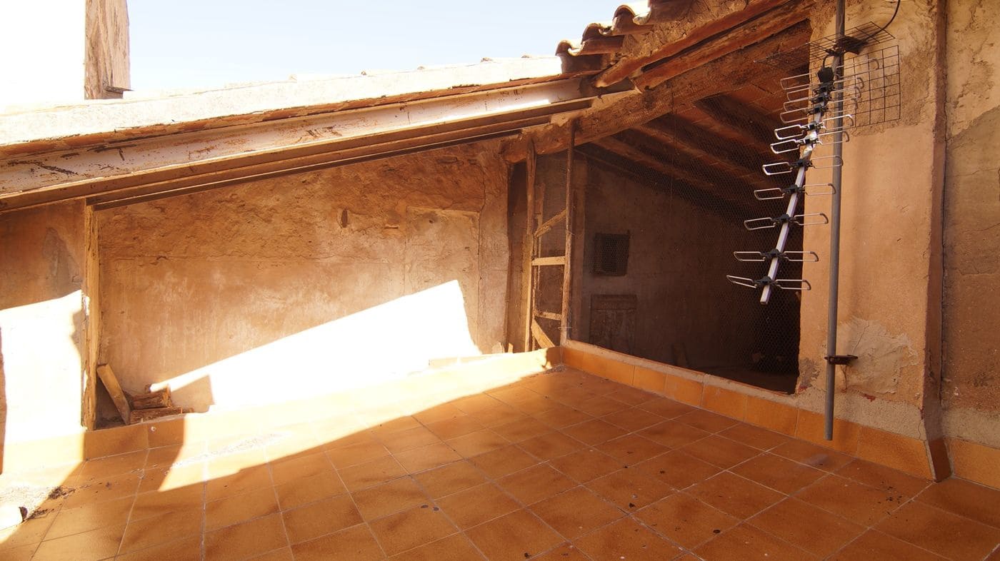 6 bedroom Townhouse for sale in Rasquera - € 80,000 (Ref: 9617944)