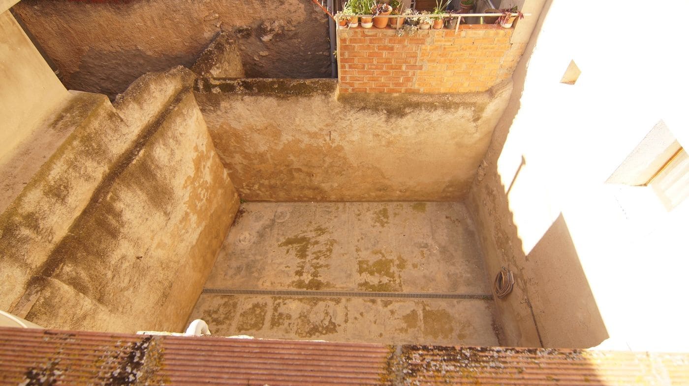 6 bedroom Townhouse for sale in Rasquera - € 80,000 (Ref: 9617944)