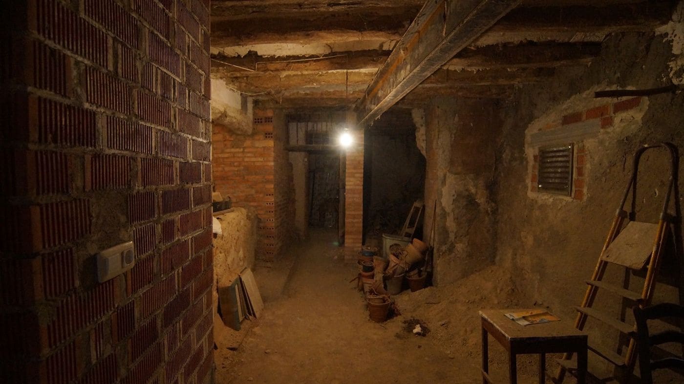 6 bedroom Townhouse for sale in Rasquera - € 80,000 (Ref: 9617944)