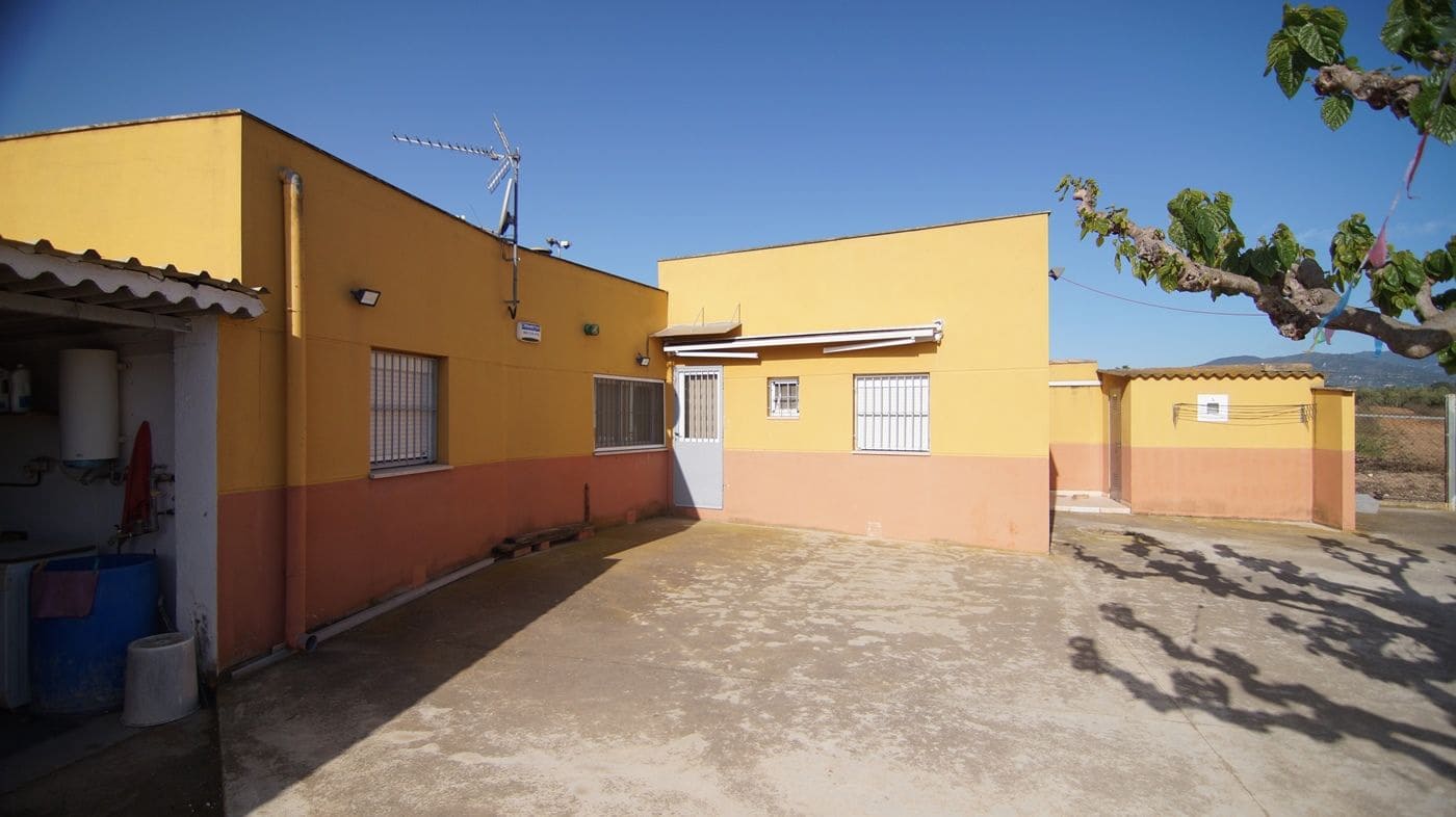 6 bedroom Finca/Country House for sale in Reus with garage - € 400,000 (Ref: 9617945)