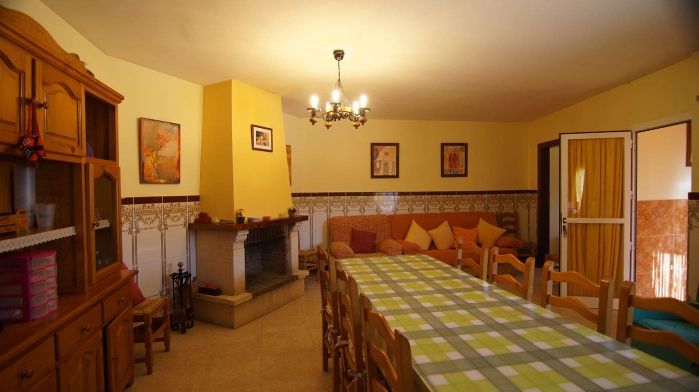 6 bedroom Finca/Country House for sale in Reus with garage - € 400,000 (Ref: 9617945)