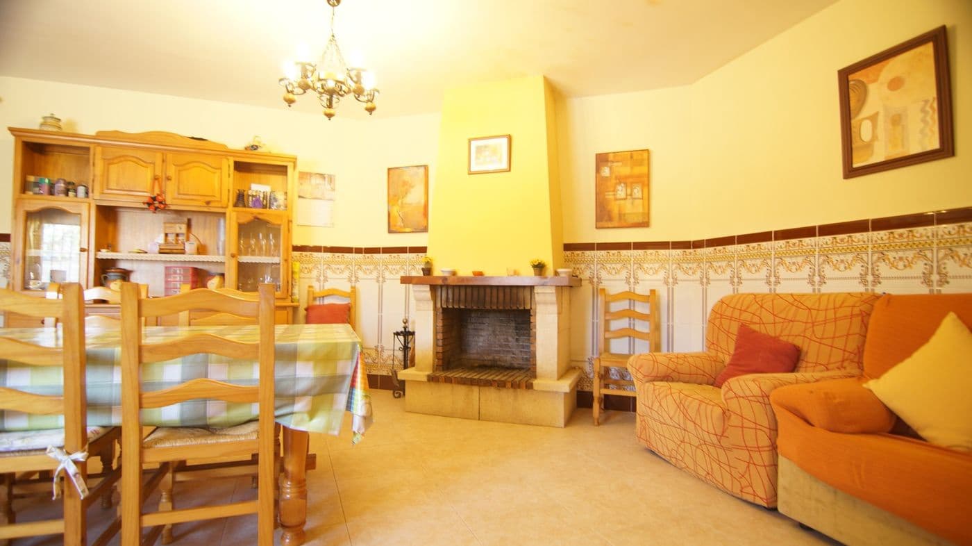 6 bedroom Finca/Country House for sale in Reus with garage - € 400,000 (Ref: 9617945)