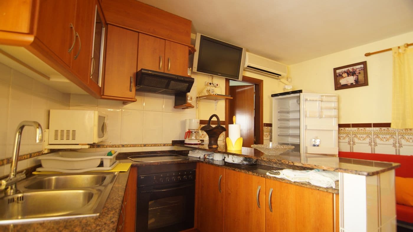 6 bedroom Finca/Country House for sale in Reus with garage - € 400,000 (Ref: 9617945)