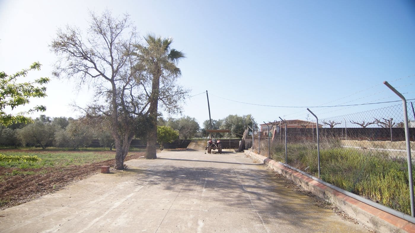 6 bedroom Finca/Country House for sale in Reus with garage - € 400,000 (Ref: 9617945)