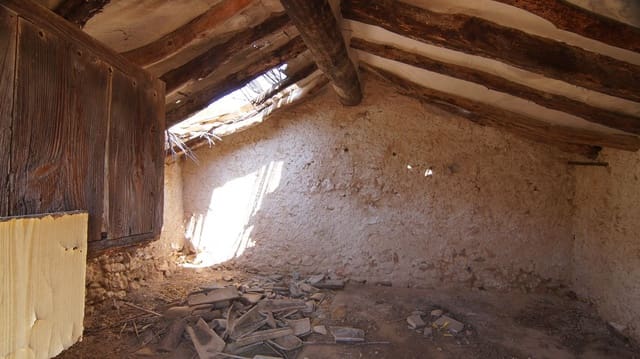 Finca/Herregård til salgs i Ginestar - € 56 000 (Ref: 9617947)