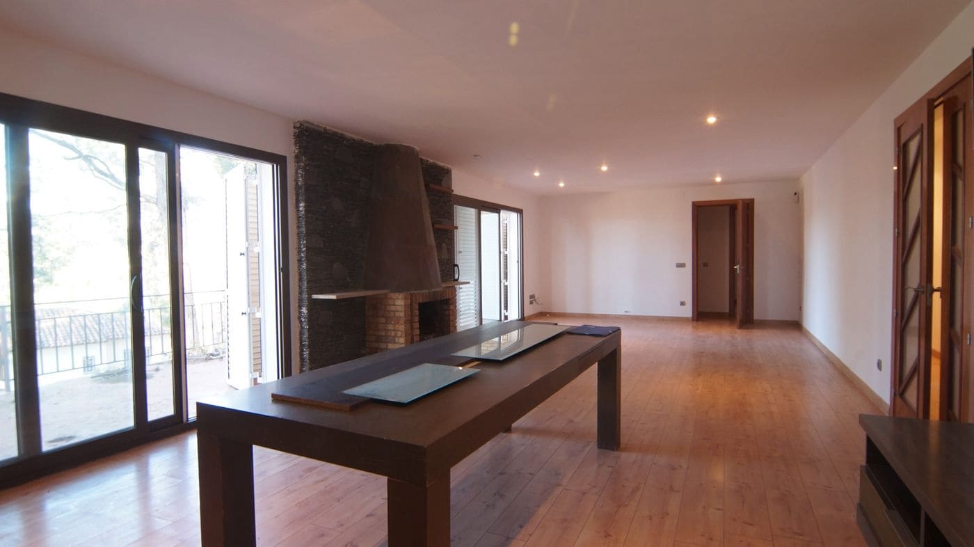 5 sypialnia Willa na sprzedaż w El Catllar z basenem garażem - 360 000 € (Ref: 9617949)