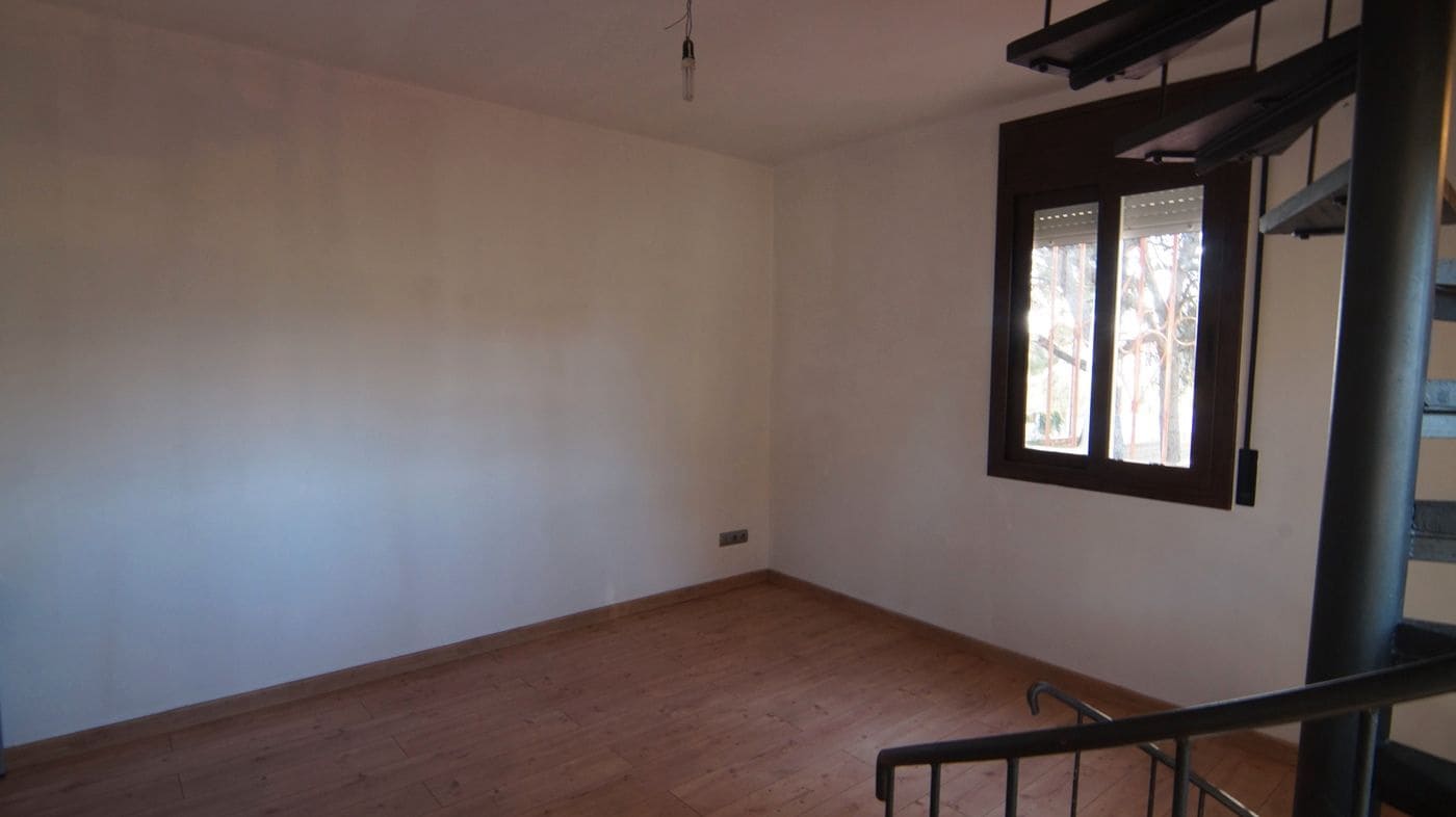 5 sypialnia Willa na sprzedaż w El Catllar z basenem garażem - 360 000 € (Ref: 9617949)