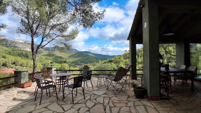 5 slaapkamer Villa te koop in Pratdip - € 425.000 (Ref: 9617955)