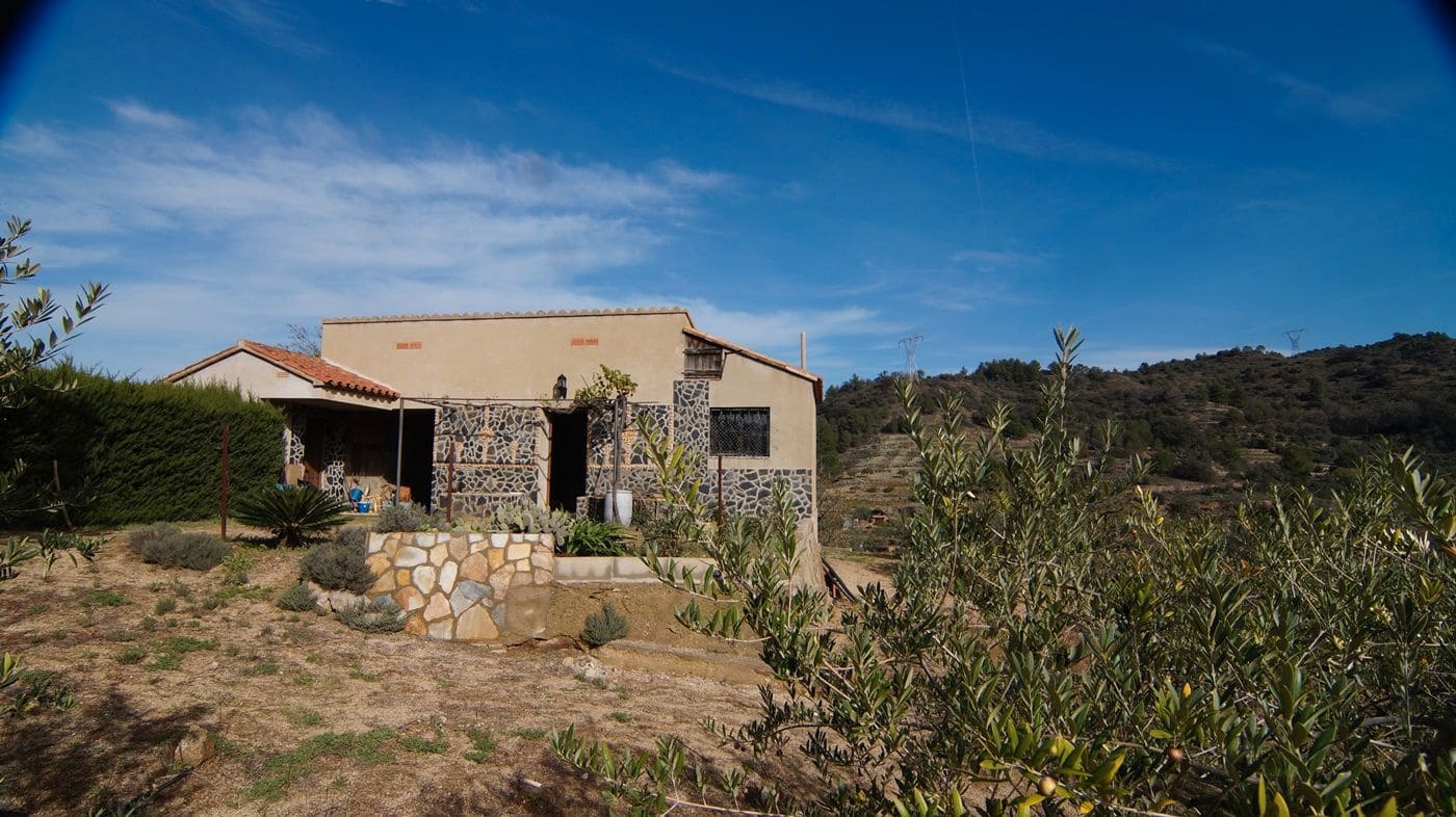 Finca/Hus på landet till salu i Falset - 140 000 € (Ref: 9617956)