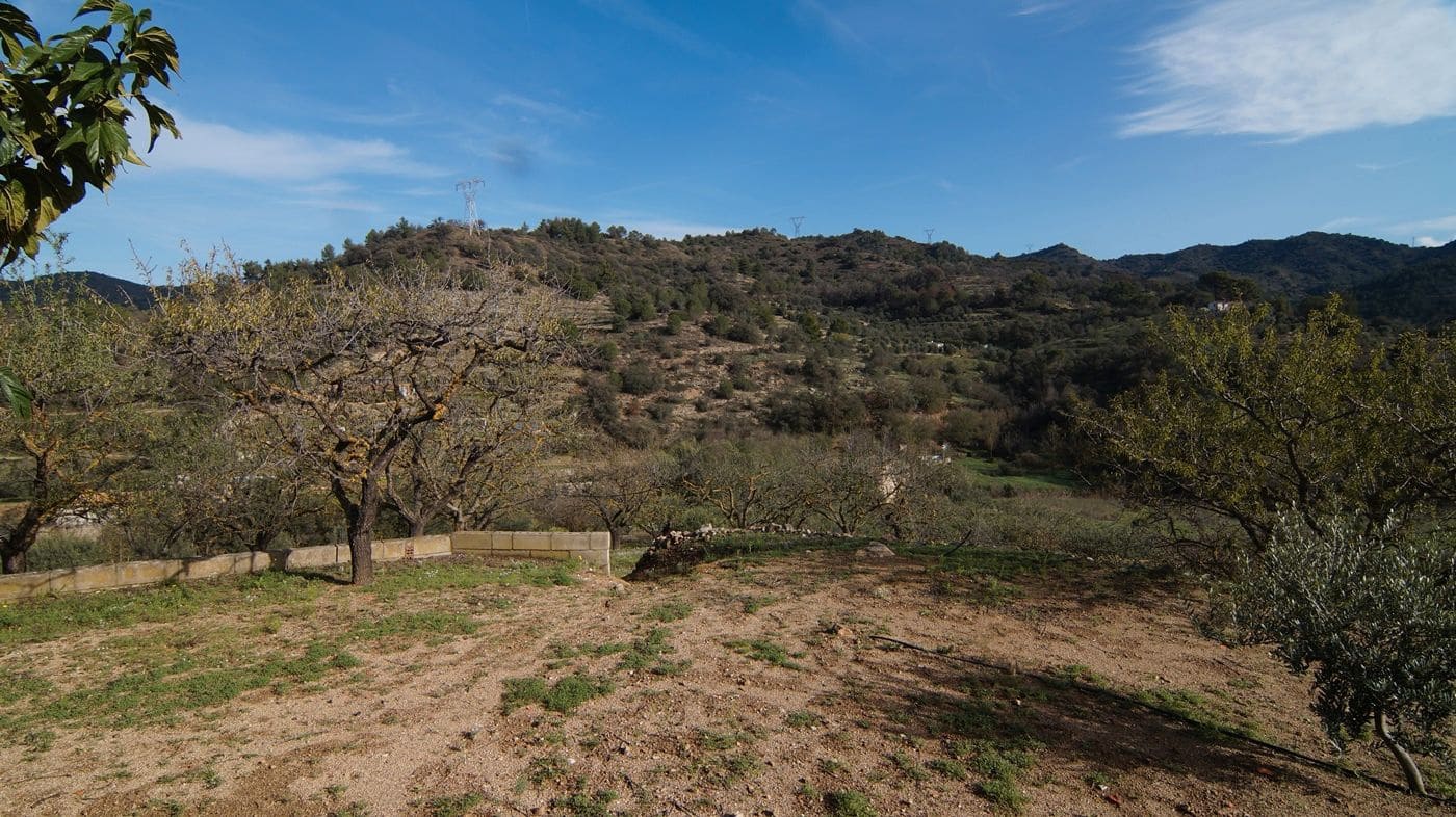 Finca/Hus på landet till salu i Falset - 140 000 € (Ref: 9617956)