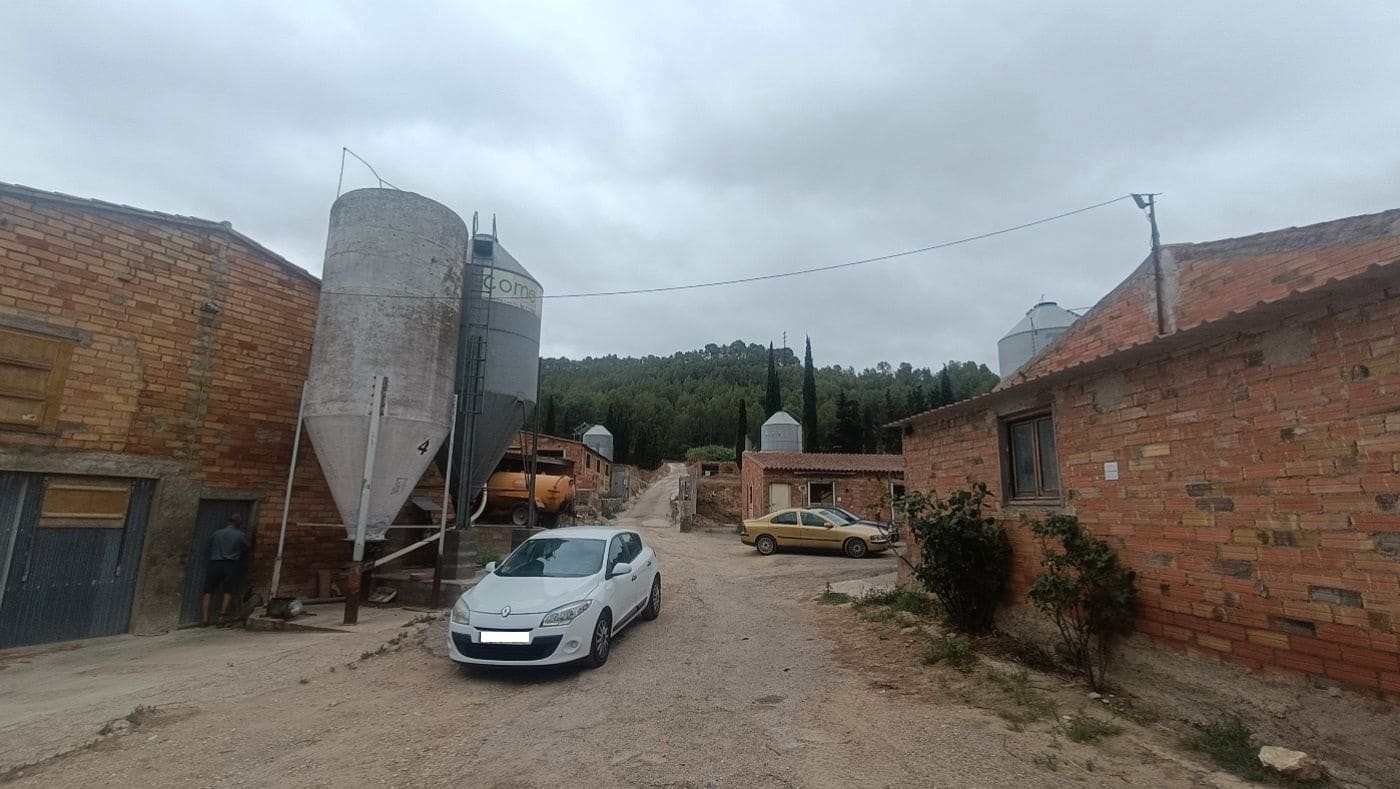 Commercial for sale in Tivissa - € 350,000 (Ref: 9617967)