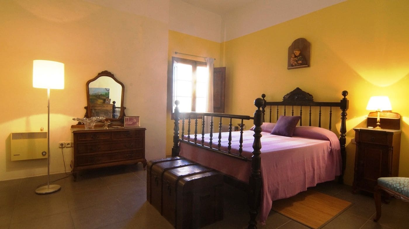 4 slaapkamer Huis te koop in Garcia - € 240.000 (Ref: 9628025)