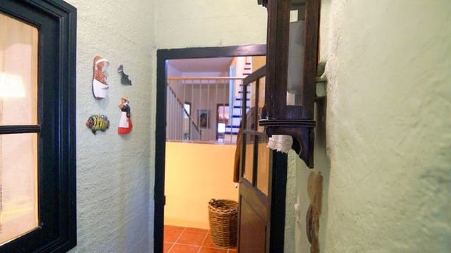 4 slaapkamer Huis te koop in Garcia - € 240.000 (Ref: 9628025)