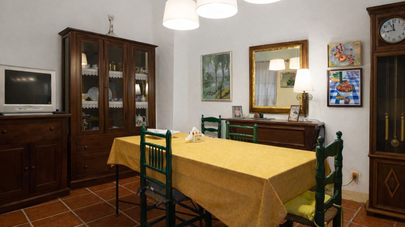 4 slaapkamer Huis te koop in Garcia - € 240.000 (Ref: 9628025)