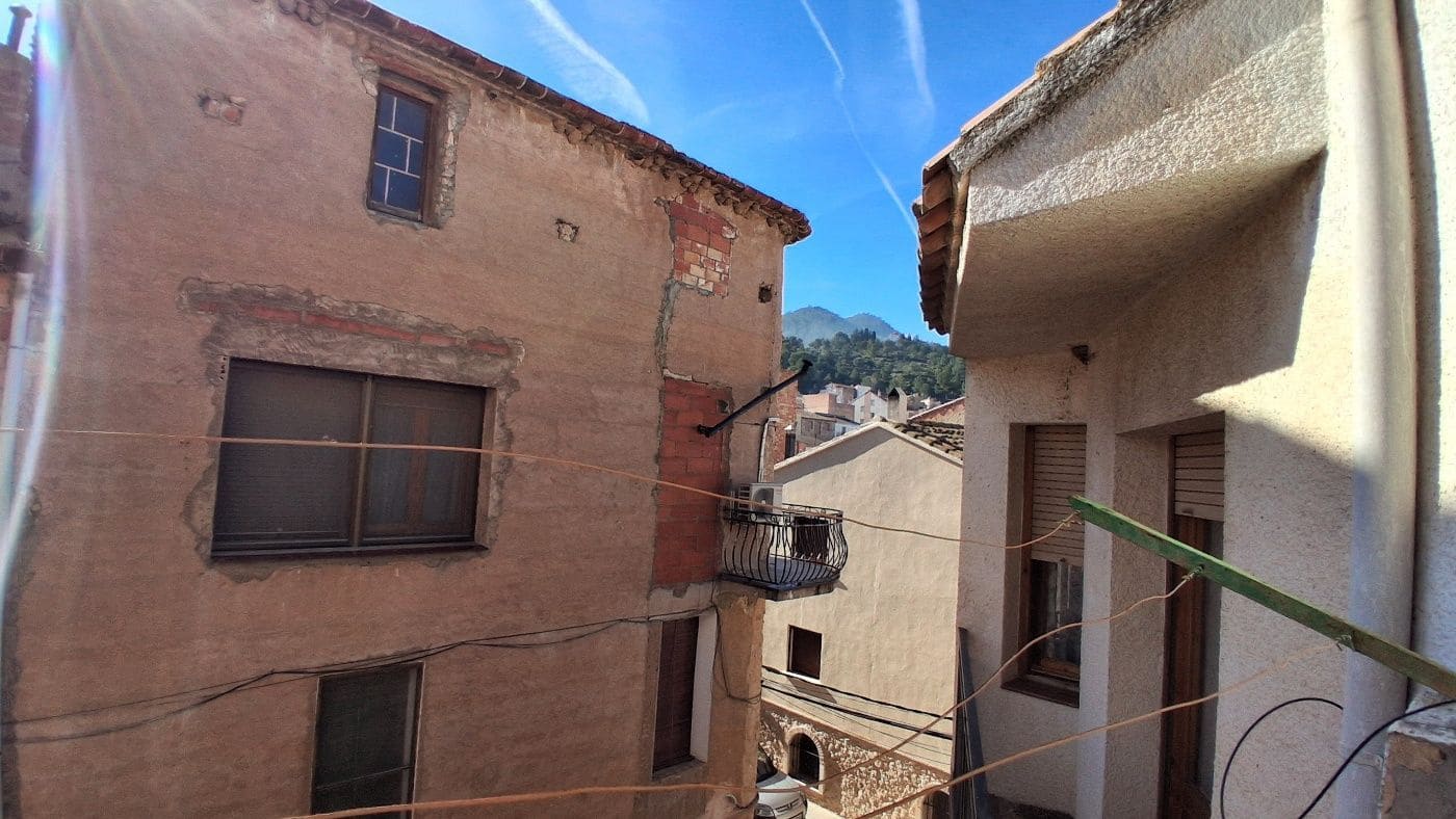 2 bedroom Townhouse for sale in Rasquera with garage - € 53,000 (Ref: 9663332)