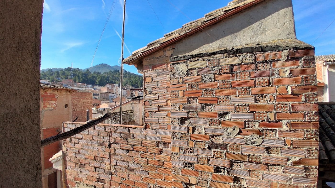 2 bedroom Townhouse for sale in Rasquera with garage - € 53,000 (Ref: 9663332)