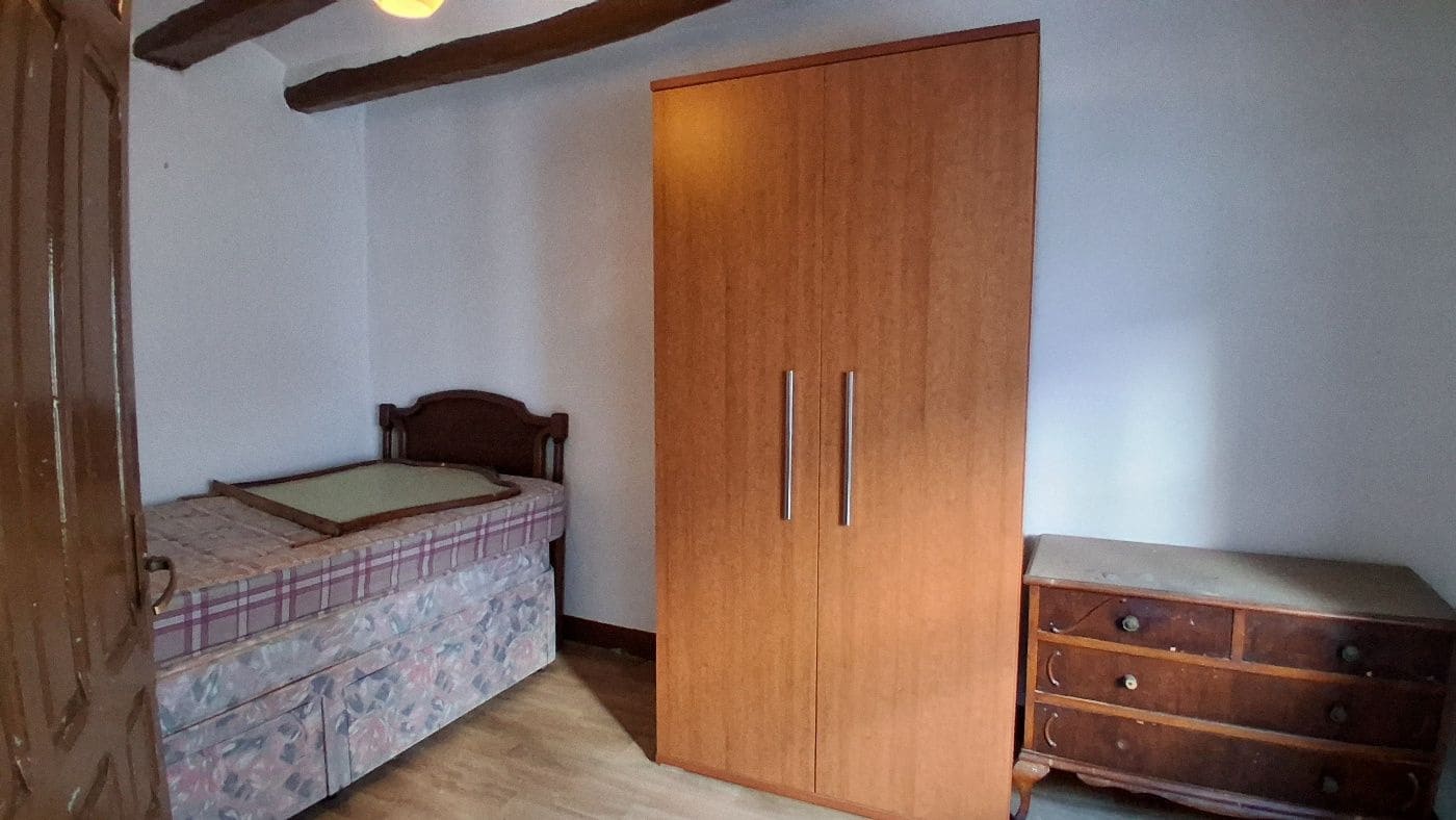 5 bedroom Townhouse for sale in Rasquera with garage - € 60,000 (Ref: 9663366)