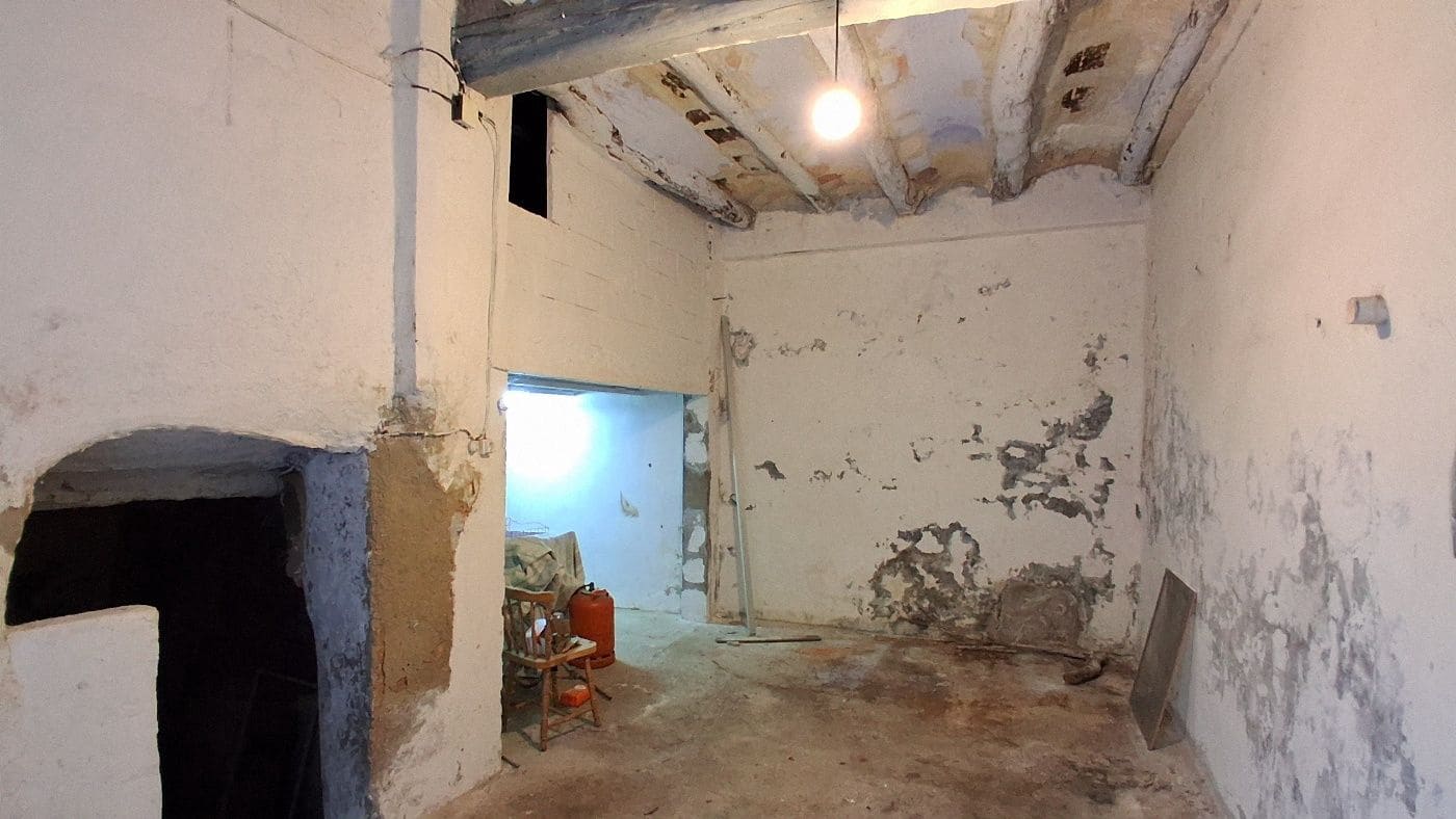 5 bedroom Townhouse for sale in Rasquera with garage - € 60,000 (Ref: 9663366)