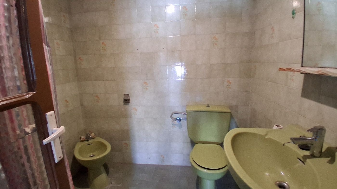 5 bedroom Townhouse for sale in Rasquera with garage - € 60,000 (Ref: 9663366)