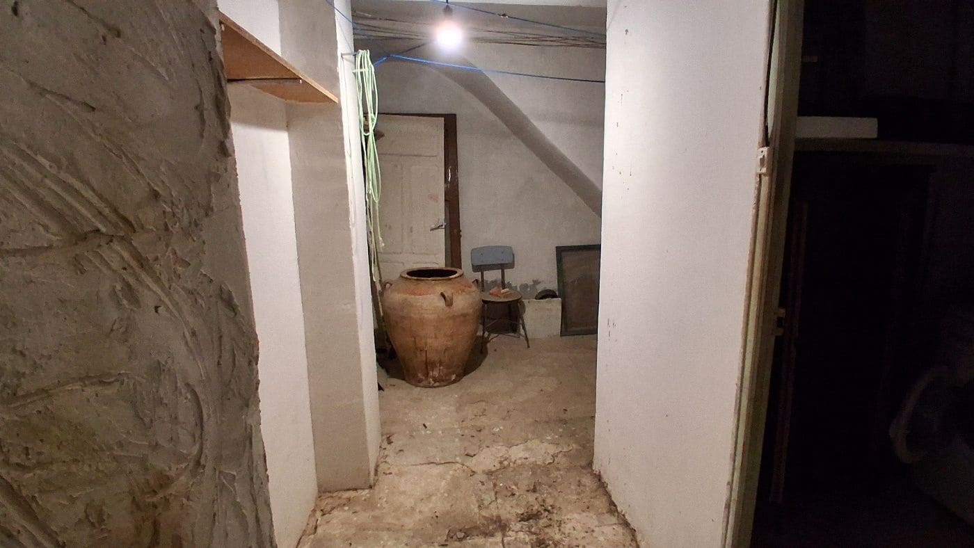 5 bedroom Townhouse for sale in Rasquera with garage - € 60,000 (Ref: 9663366)