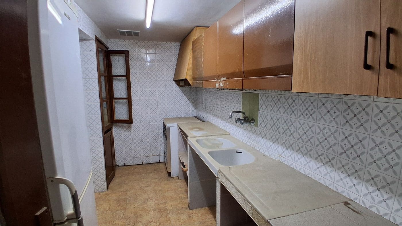 5 bedroom Townhouse for sale in Rasquera with garage - € 60,000 (Ref: 9663366)