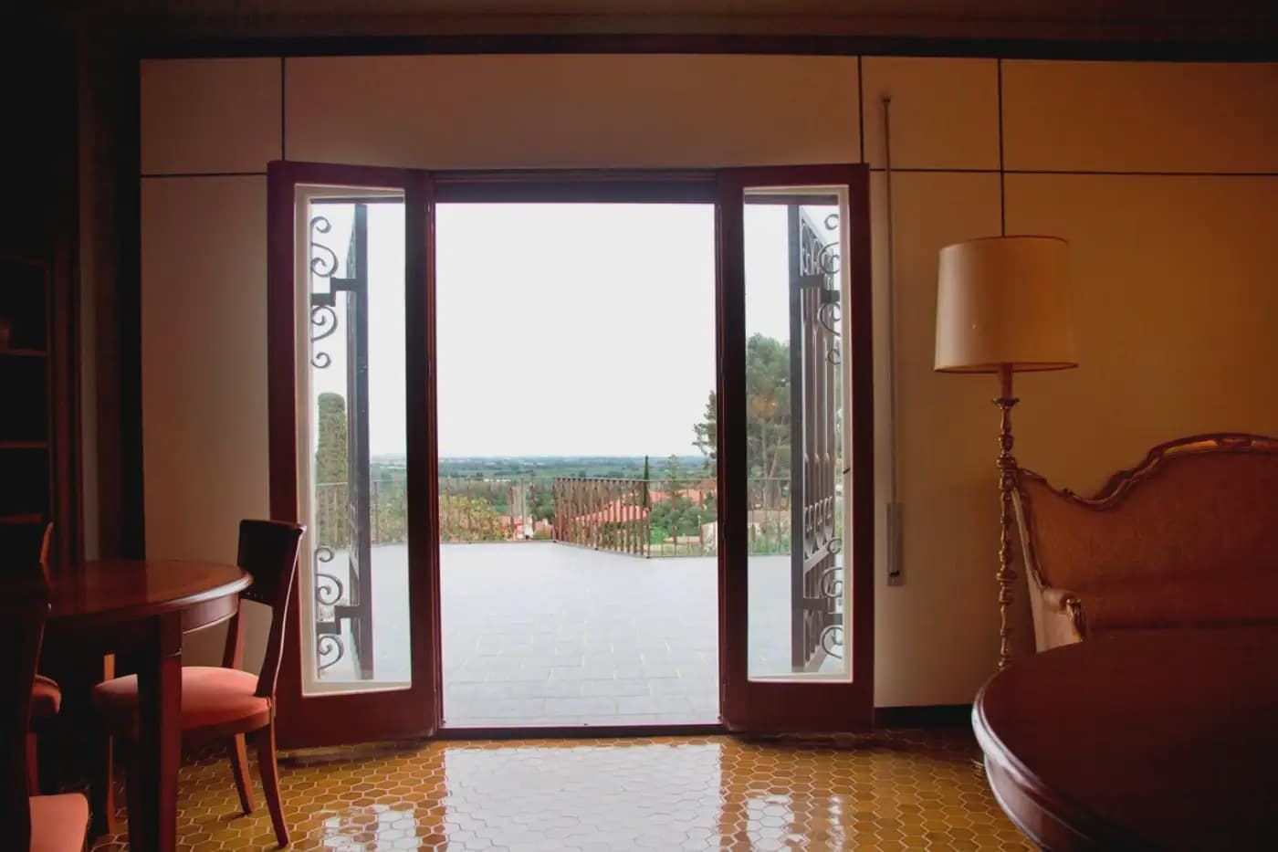 9 soverom Villa til salgs i Riudecanyes med svømmebasseng garasje - € 800 000 (Ref: 9801403)