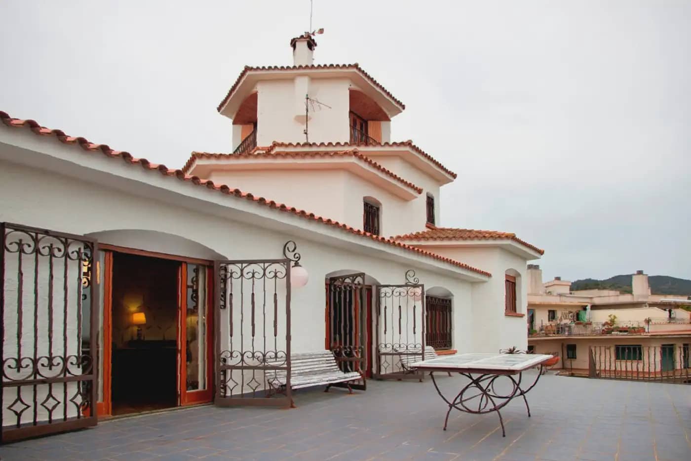 9 soverom Villa til salgs i Riudecanyes med svømmebasseng garasje - € 800 000 (Ref: 9801403)