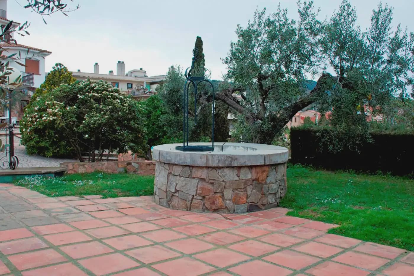 9 soverom Villa til salgs i Riudecanyes med svømmebasseng garasje - € 800 000 (Ref: 9801403)