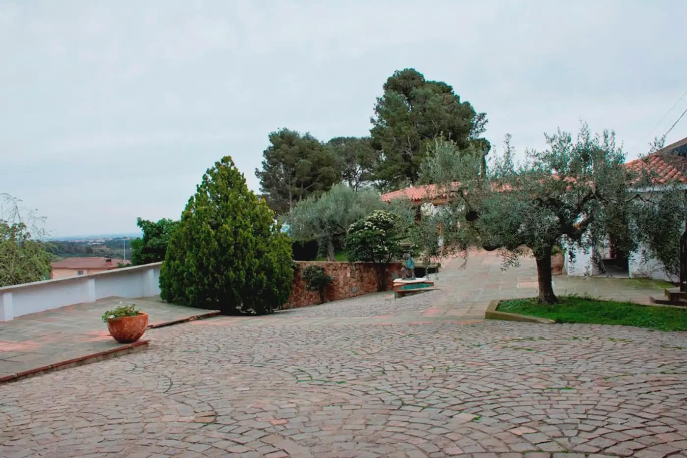 9 soverom Villa til salgs i Riudecanyes med svømmebasseng garasje - € 800 000 (Ref: 9801403)