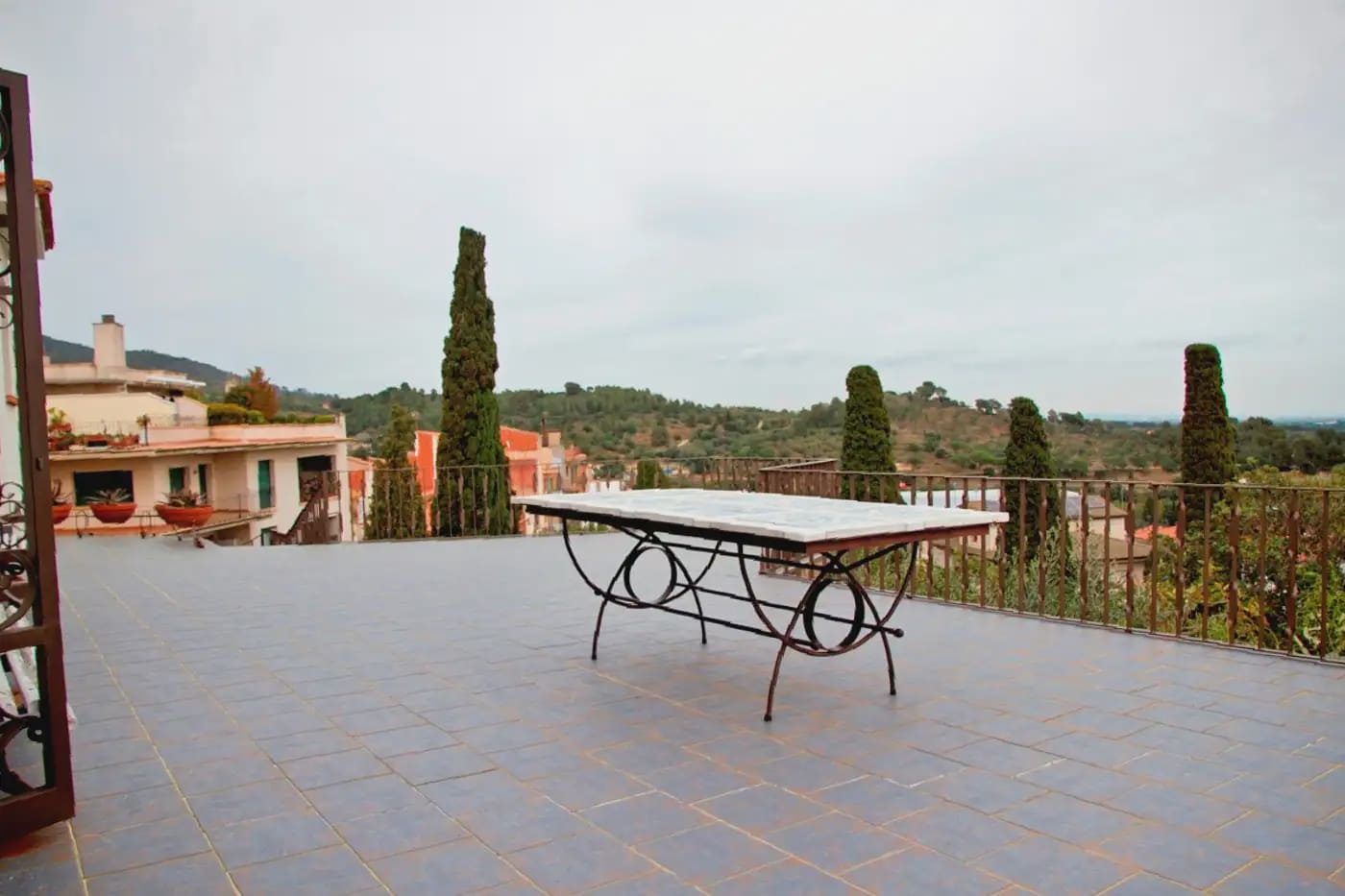 9 soverom Villa til salgs i Riudecanyes med svømmebasseng garasje - € 800 000 (Ref: 9801403)