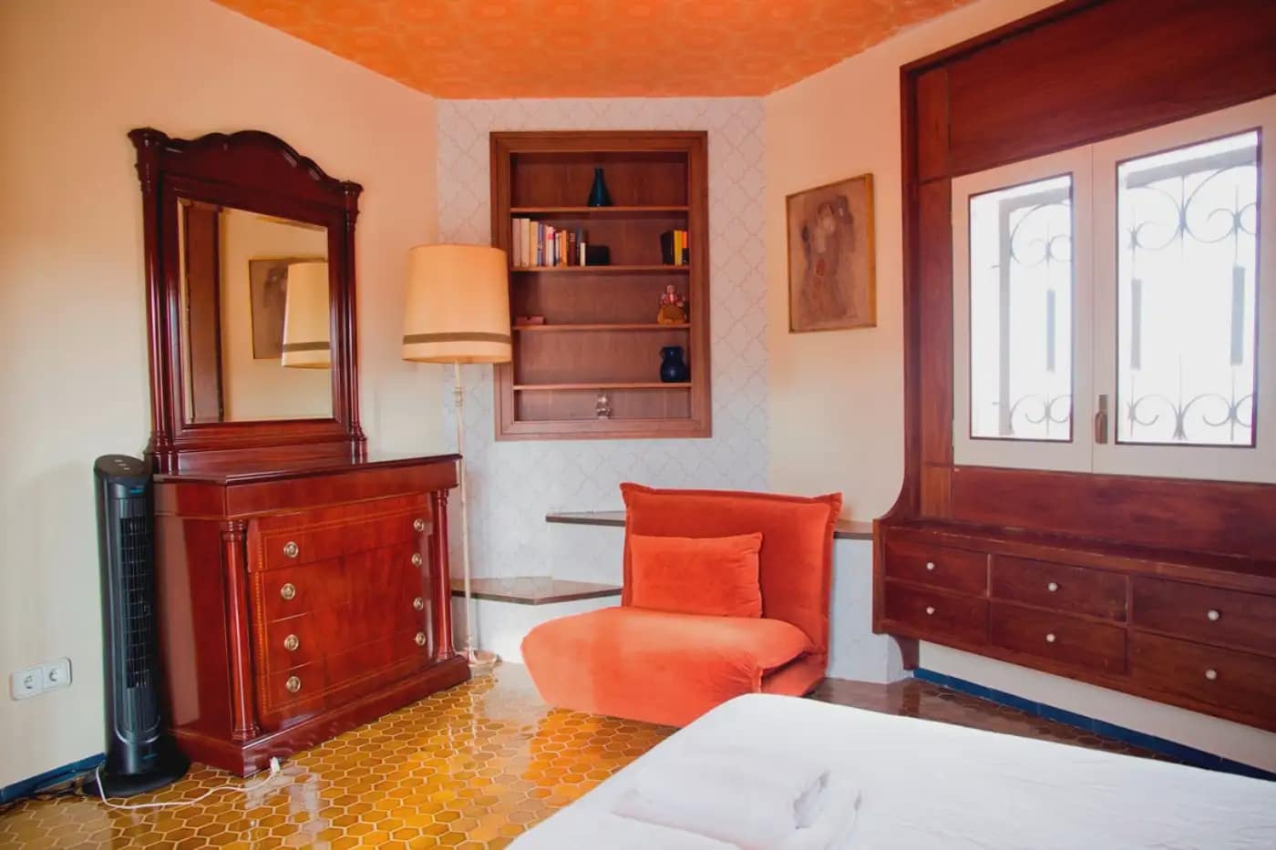 9 soverom Villa til salgs i Riudecanyes med svømmebasseng garasje - € 800 000 (Ref: 9801403)