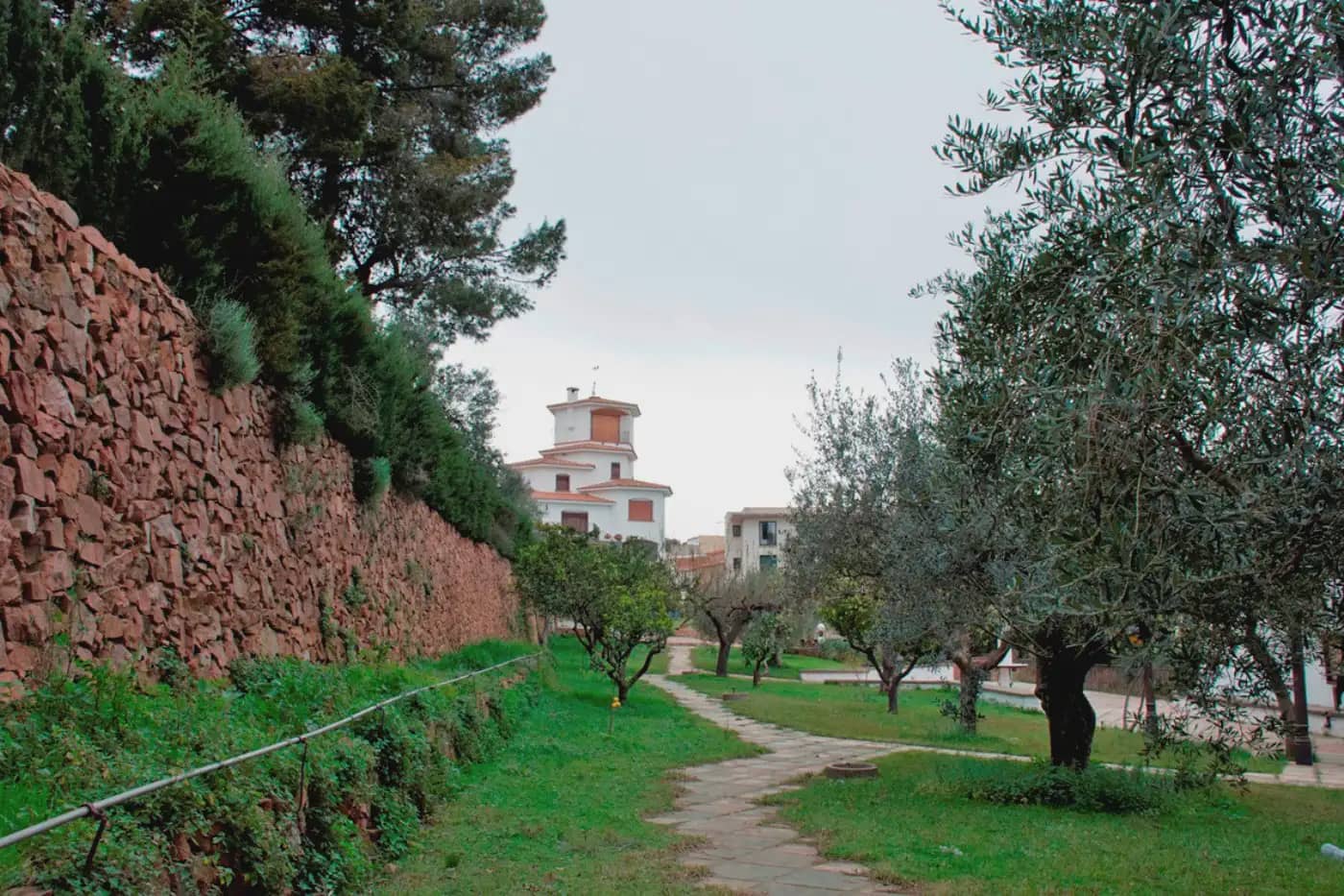 9 soverom Villa til salgs i Riudecanyes med svømmebasseng garasje - € 800 000 (Ref: 9801403)