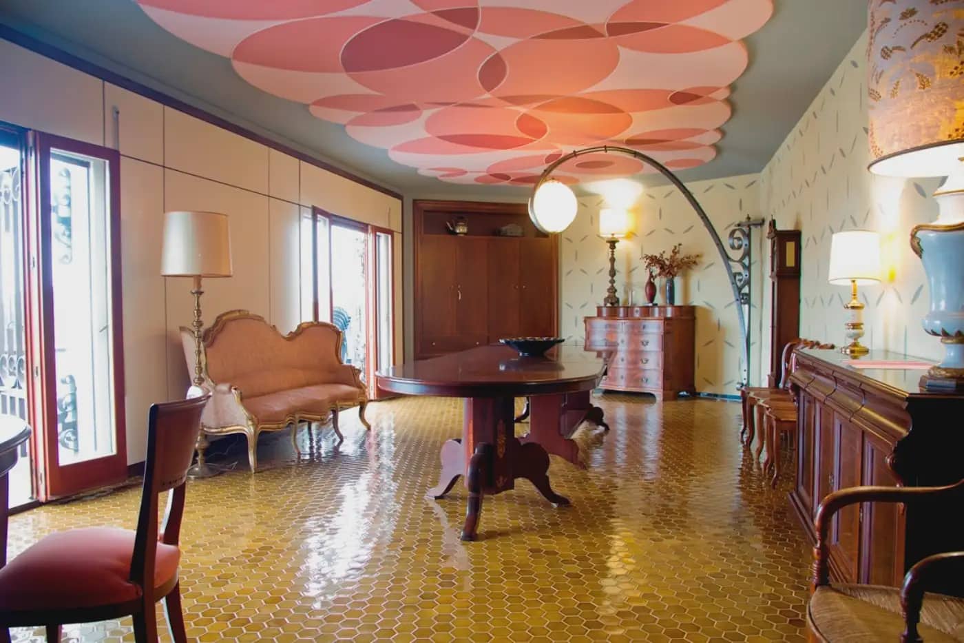 9 soverom Villa til salgs i Riudecanyes med svømmebasseng garasje - € 800 000 (Ref: 9801403)