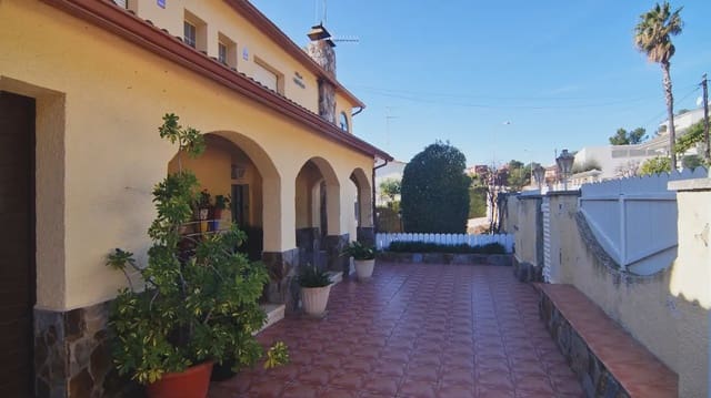 5 chambre Villa/Maison à vendre à Roda de Barà - 695 000 € (Ref: 9801404)