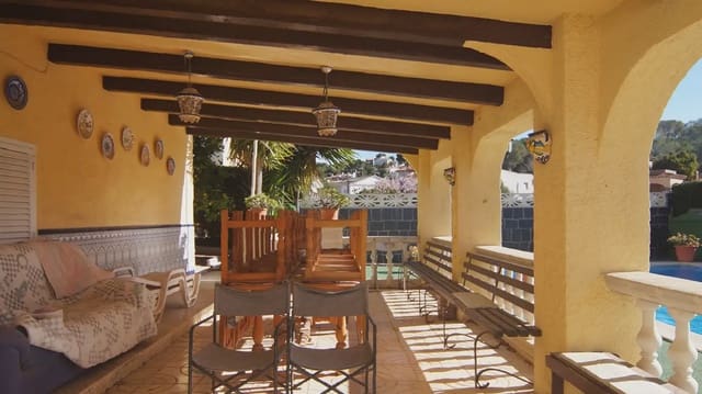 5 chambre Villa/Maison à vendre à Roda de Barà - 695 000 € (Ref: 9801404)