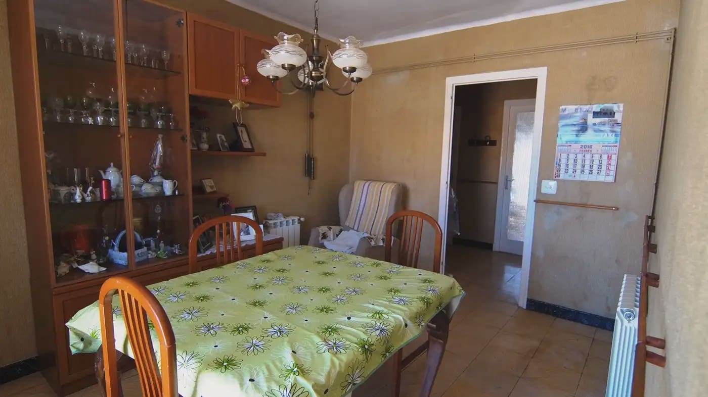 6 bedroom Townhouse for sale in Mora la Nova - € 130,000 (Ref: 9897302)