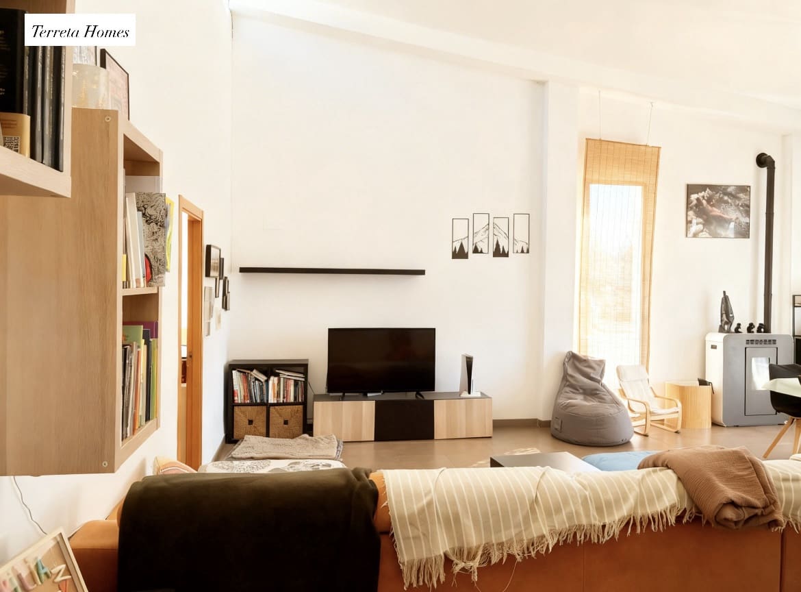 3 makuuhuone Omakotitalo myytävänä paikassa Turis mukana uima-altaan 
autotalli - 350 000 € (Ref: 9685774)