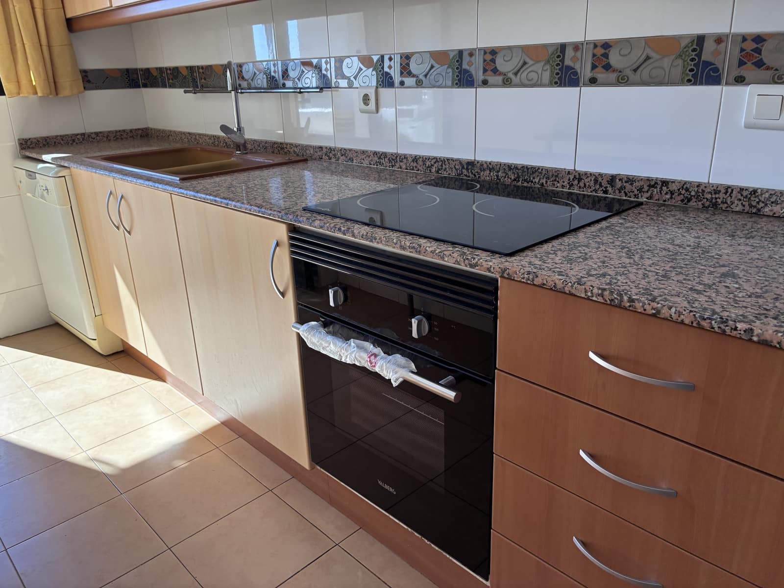 2 bedroom Flat for rent in Torrent - € 1,100 (Ref: 9705119)