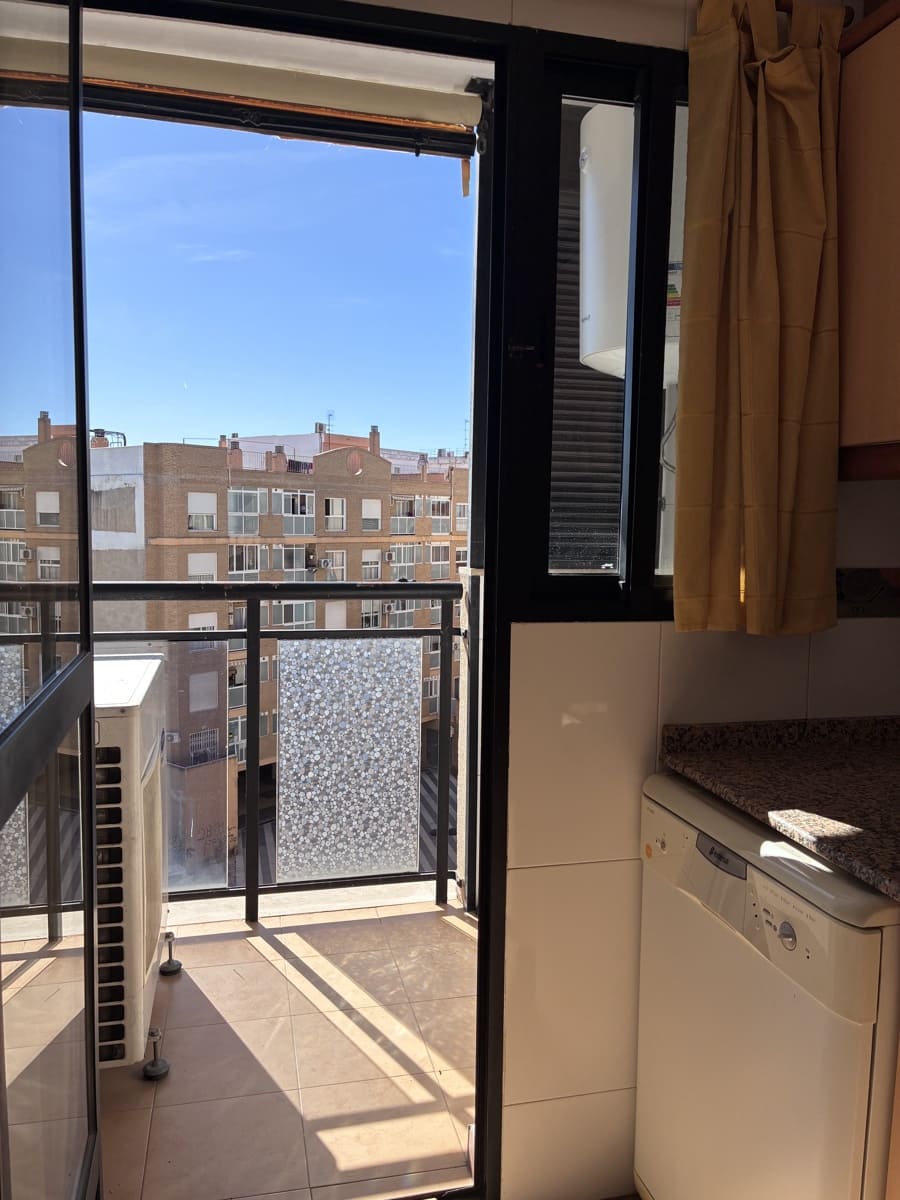 2 bedroom Flat for rent in Torrent - € 1,100 (Ref: 9705119)
