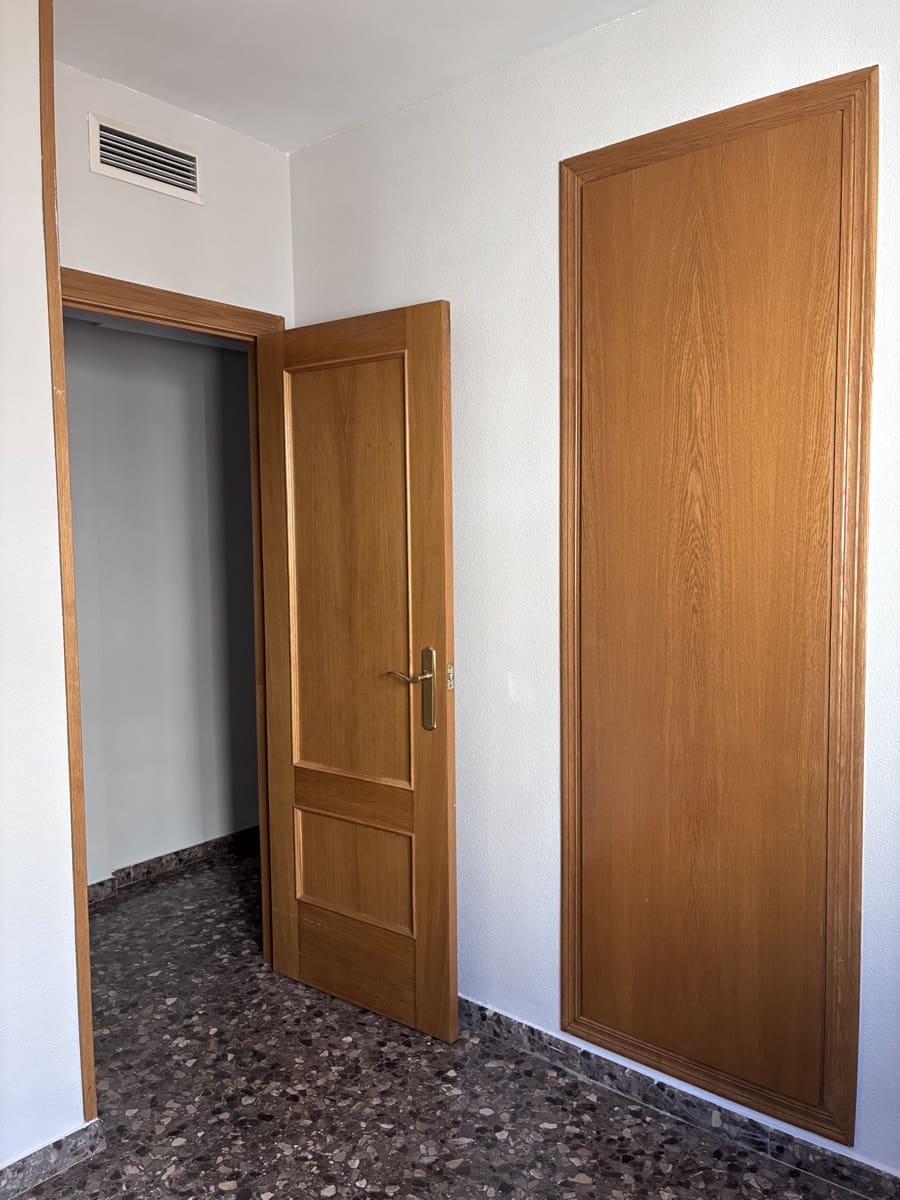 2 bedroom Flat for rent in Torrent - € 1,100 (Ref: 9705119)