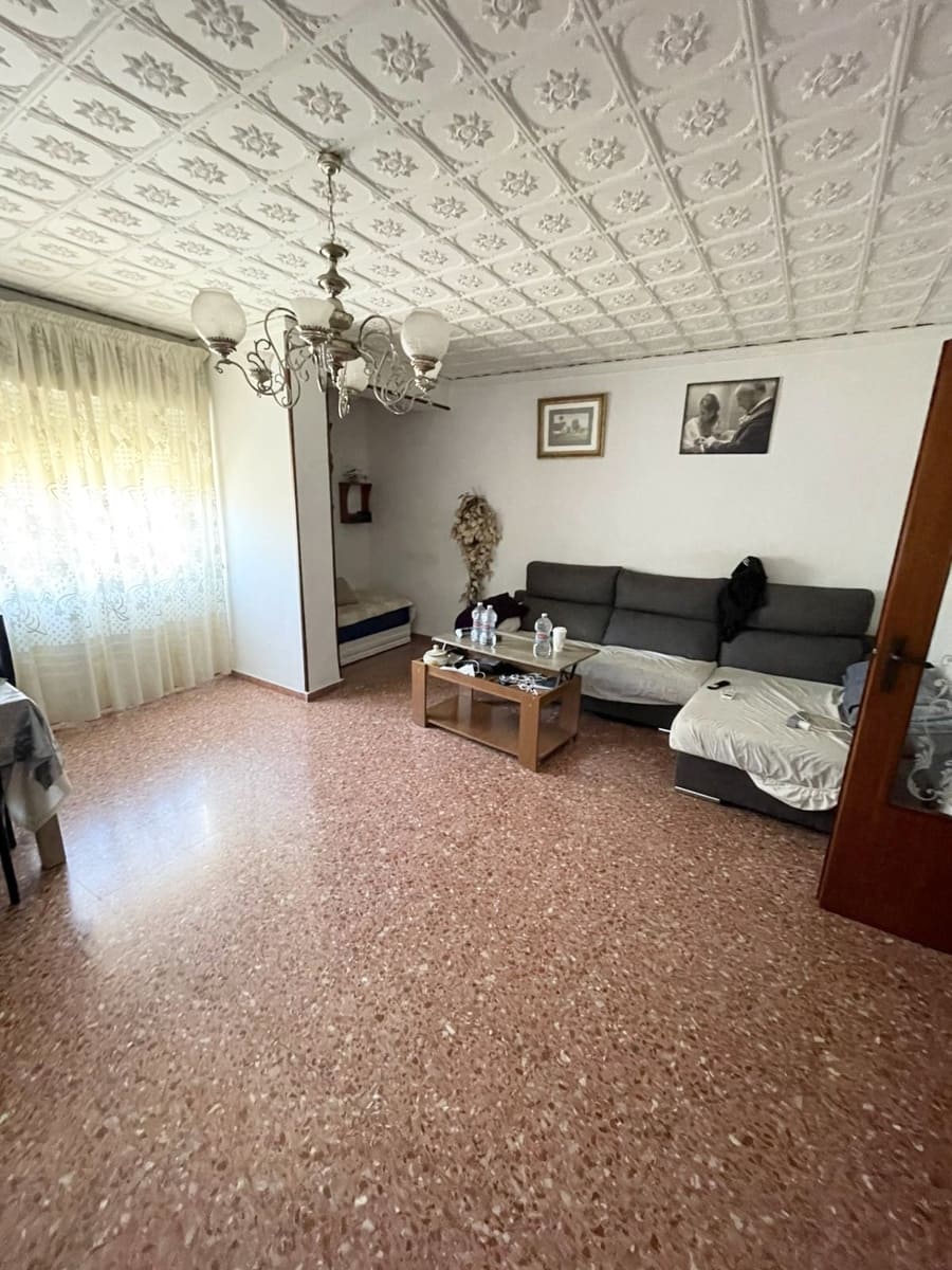 4 slaapkamer Flat te koop in Masalaves - € 120.000 (Ref: 9705120)