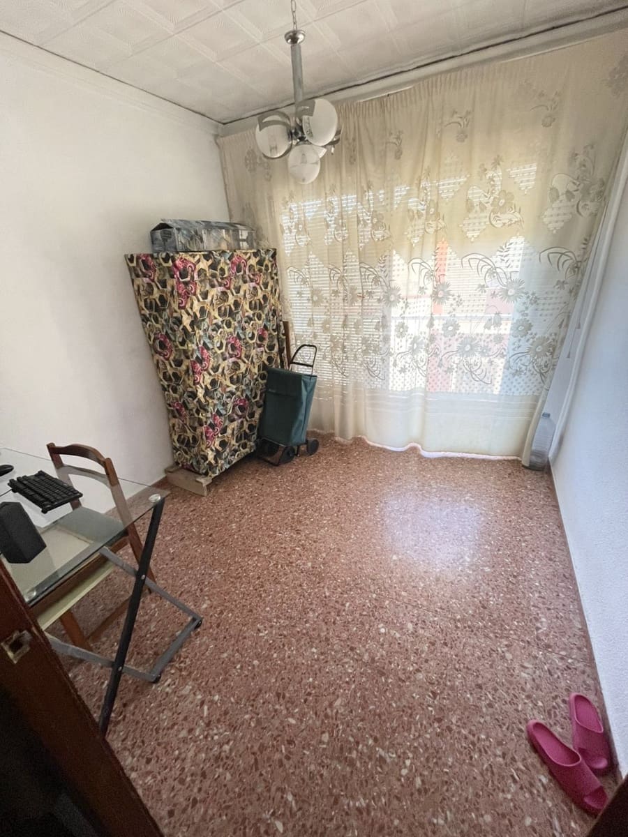 4 slaapkamer Flat te koop in Masalaves - € 120.000 (Ref: 9705120)